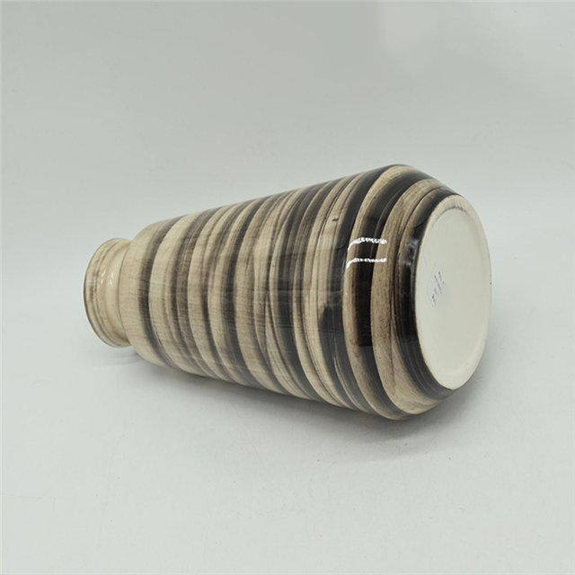 Décoration d'ameublement Vase en céramique de table Décoration de bureau Polyhédrose Vase en céramique noir et jaune