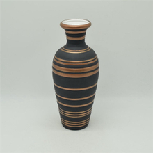 Vase en céramique de couleur or noir de style de rugby de points blancs de style moderne