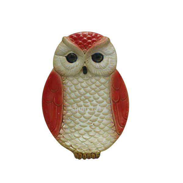 Assiette hibou en céramique rose de différentes couleurs