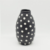 Décoration d'ameublement de table Vase en céramique décoration de bureau polyédrose noir vitré avec des points blancs Vase en céramique