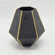 Décoration d'ameublement Vase en céramique de table Décoration de bureau Vase en céramique noire polyédrose