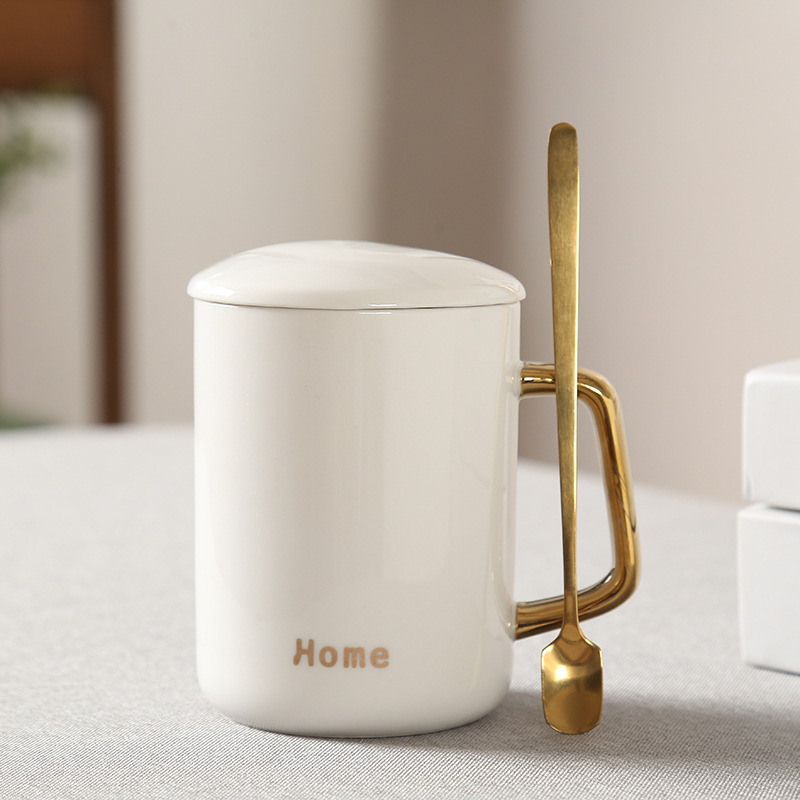 tasse à café en porcelaine coffret cadeau logo personnalisé 360 ml noir, émail émaillé blanc poignées en or avec couvercle de tasse en céramique tasse en céramique