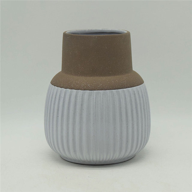 Décoration d'ameublement de table Vase en céramique décoration de bureau polyédrose décoration de bureau gris corne blanche forme de bouche Vase en céramique