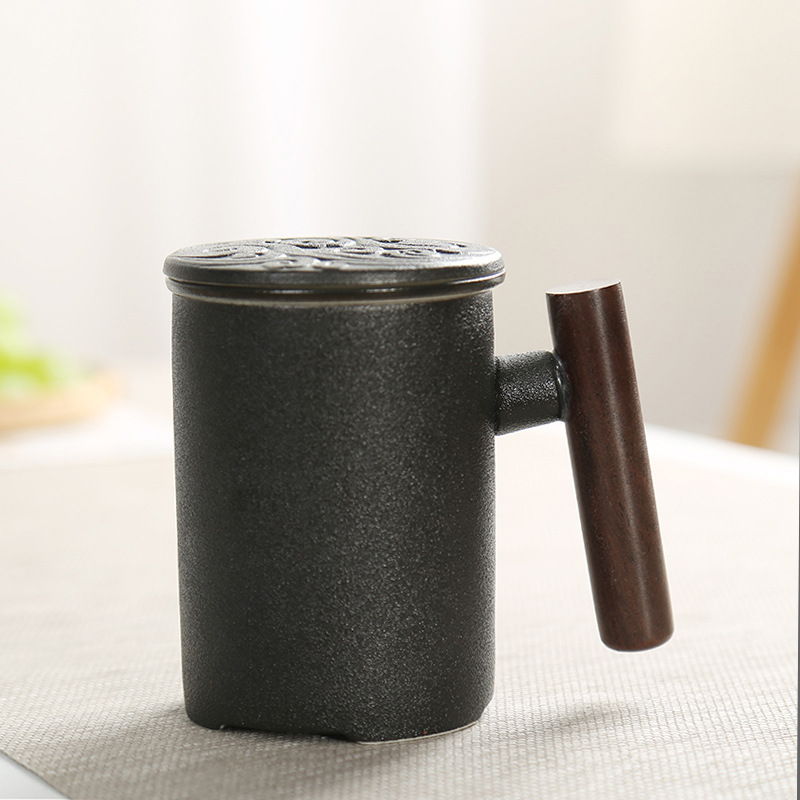 logo personnalisé boîte-cadeau tasse à café en porcelaine 320 ml noir 、 blanc Match poignées et couvercles de tasse en bois Filtre en céramique Ensemble de tasses en céramique