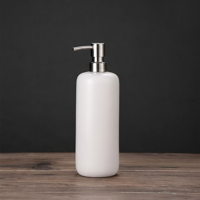 Ensemble de bouteille de douche simple cinq accessoires de salle de bain sanitaire de salle de bain Ensemble d'accessoires de salle de bain en céramique